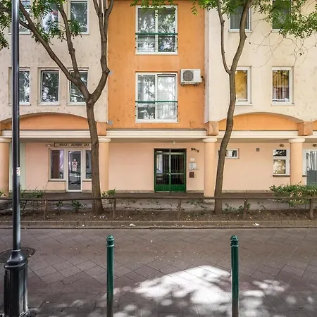 Beautiful Three Bedrooms With Free Parking Close To The Danube Coast * Budapest