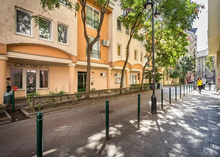 شقة Beautiful Three Bedrooms With Free Parking Close To The Danube Coast