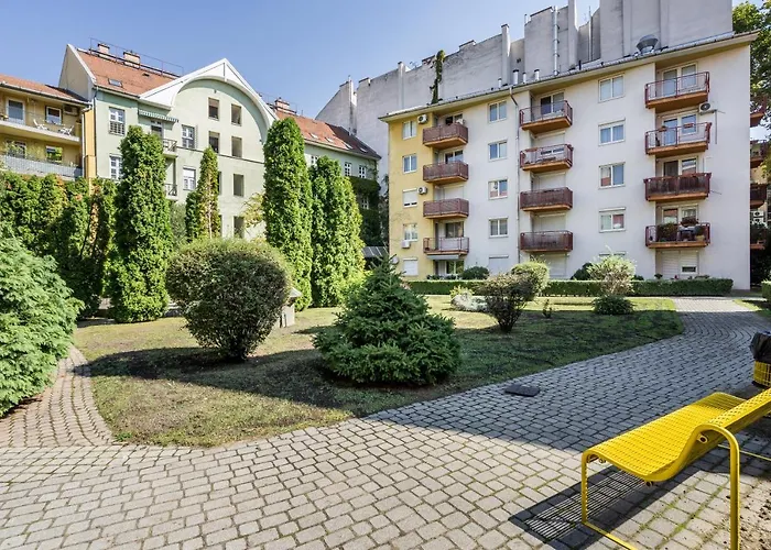 شقة Beautiful Three Bedrooms With Free Parking Close To The Danube Coast