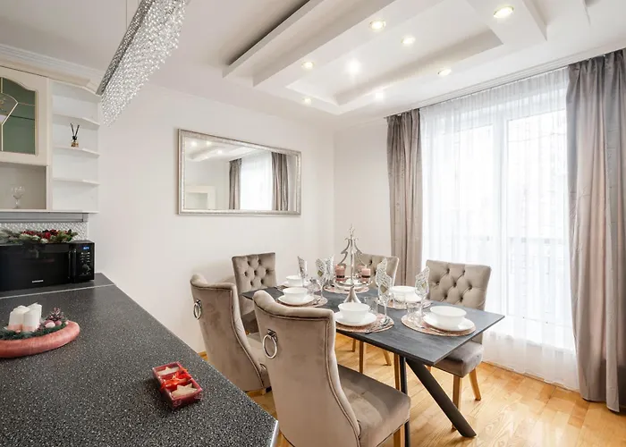 Beautiful Three Bedrooms With Free Parking Close To The Danube Coast بودابست