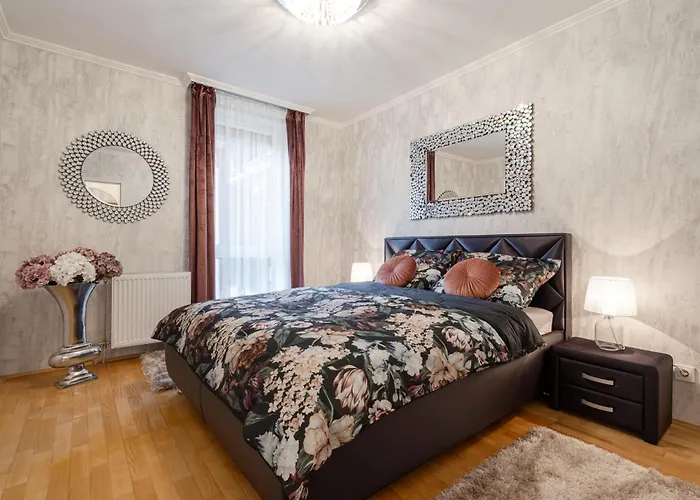 شقة Beautiful Three Bedrooms With Free Parking Close To The Danube Coast
