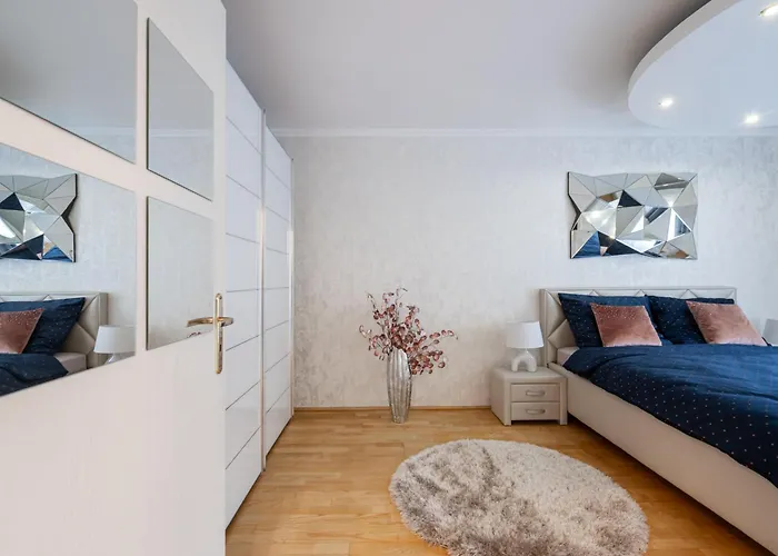 Beautiful Three Bedrooms With Free Parking Close To The Danube Coast شقة بودابست