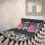 Beautiful Three Bedrooms With Free Parking Close To The Danube Coast