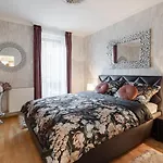 Beautiful Three Bedrooms With Free Parking Close To The Danube Coast בודפשט